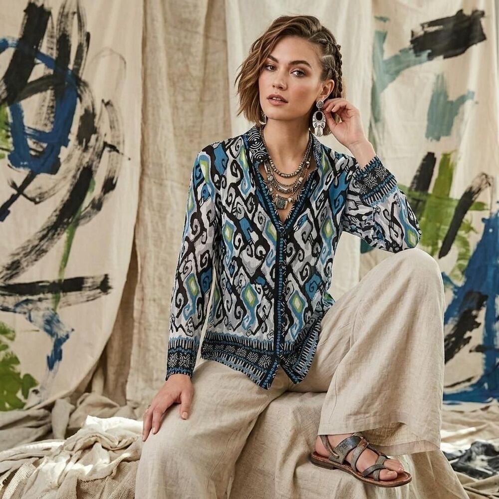Nicola Artsy Geometric Plissé Button Up Top Size S light crinkle Whimsigoth